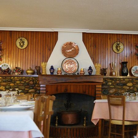Hostal Pirineos Meliz Биелса Екстериор снимка