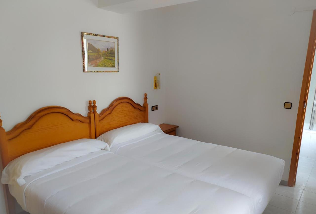 Hostal Pirineos Meliz Биелса Екстериор снимка